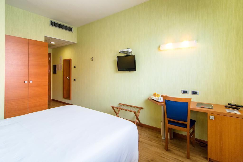 Hotel Concorde Camerano Εξωτερικό φωτογραφία
