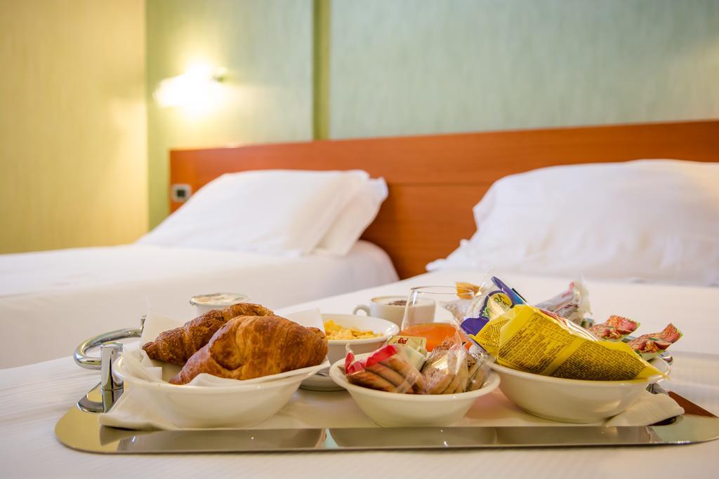Hotel Concorde Camerano Εξωτερικό φωτογραφία