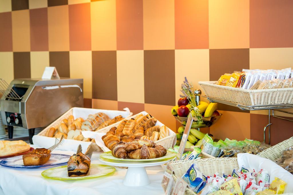 Hotel Concorde Camerano Εξωτερικό φωτογραφία